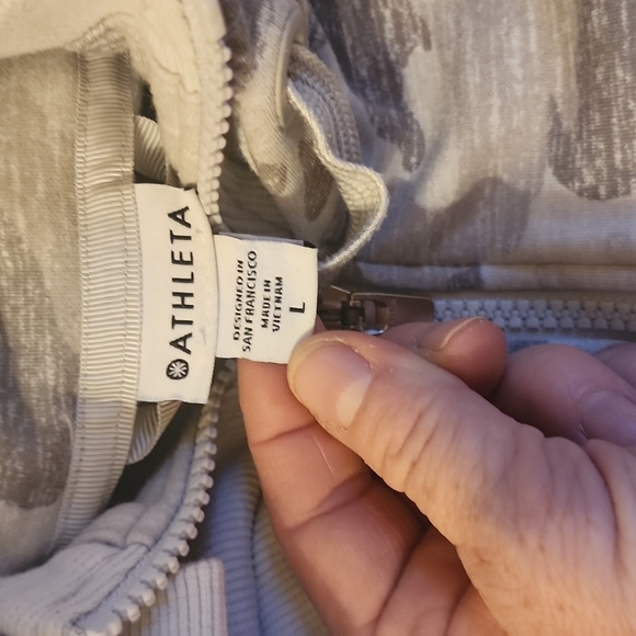 Athleta Truimph Hoodie - Picture 2 of 3